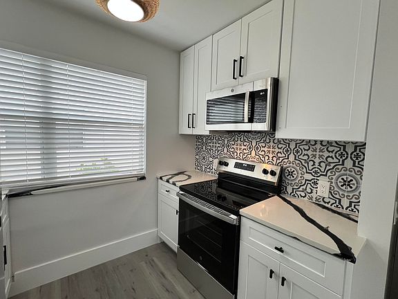 3rd image of 4108 Garden Ave #2