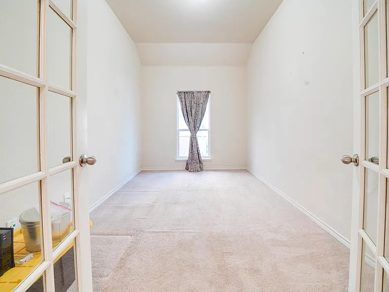 9724 Water Tree Dr — Photo 3
