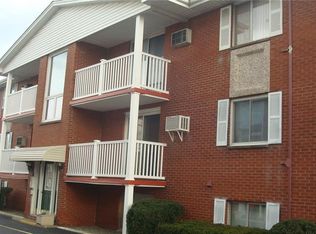 1160-5 Indian Church Rd, West Seneca, NY 14224