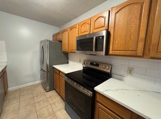 393 N Main St APT 206, Mansfield, MA 02048