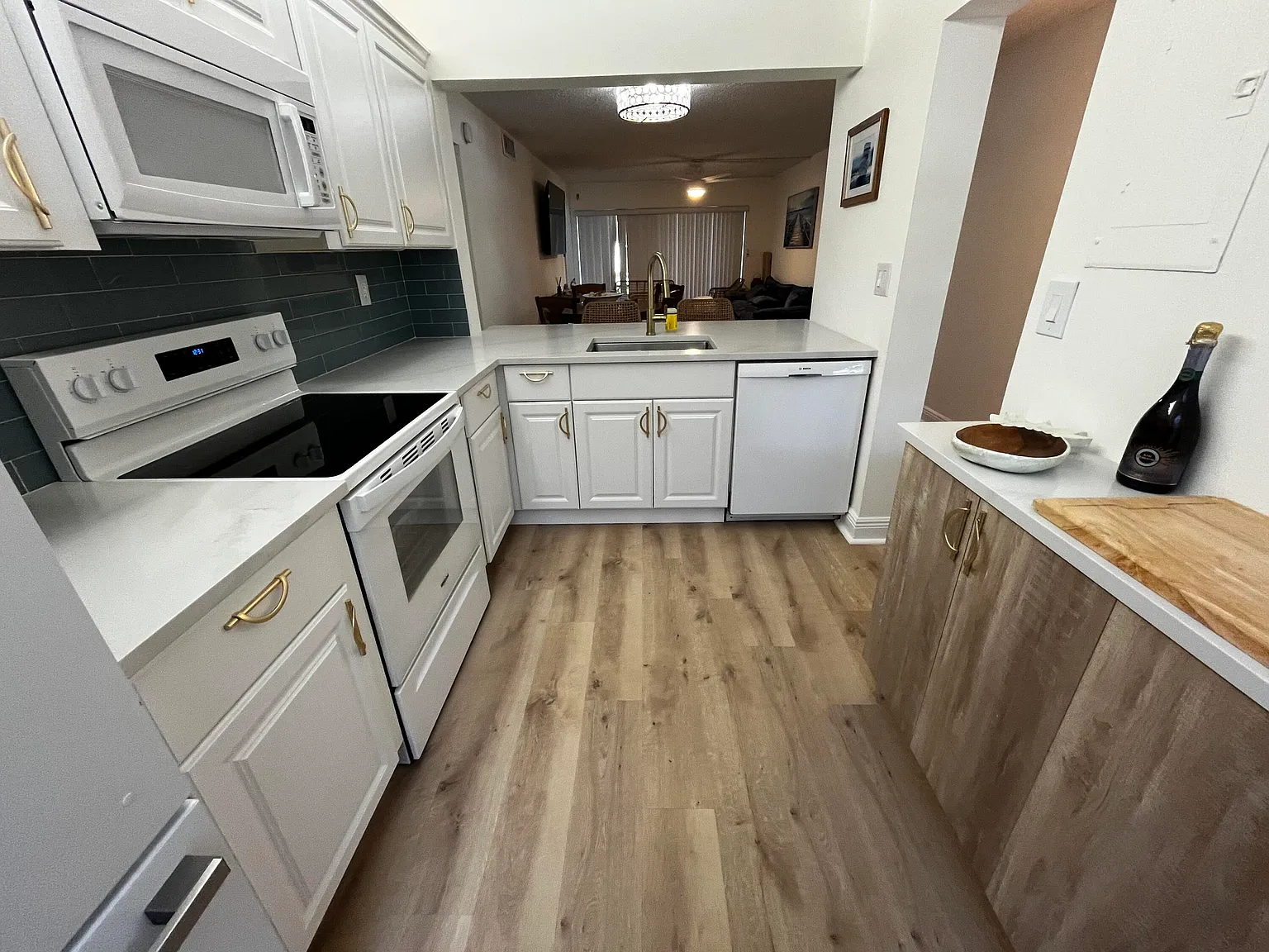 2 bed, 2.0 bath, 1000 sqft, $5,000 — Photo 3