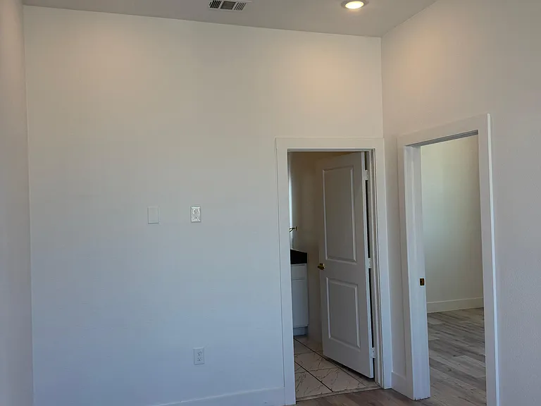 111-4514 Bryan St — Photo 10