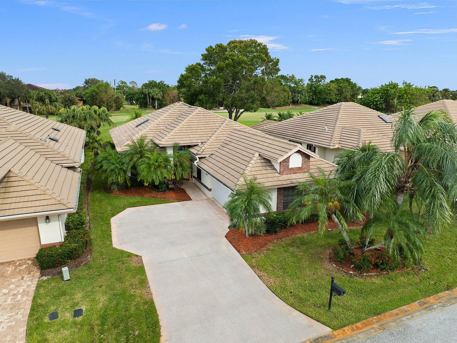 435 SW Jefferson Circle
