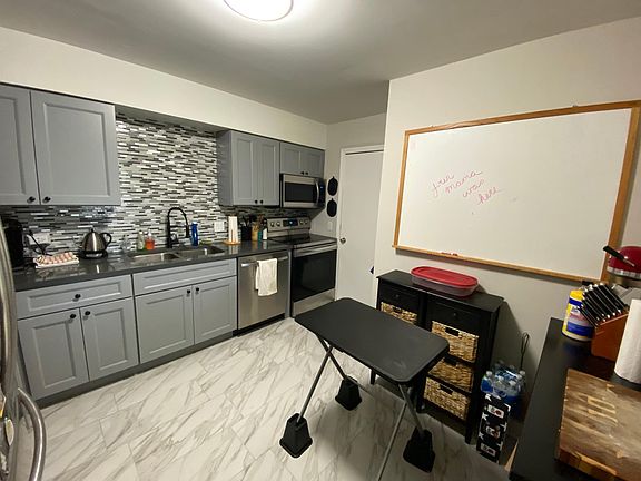 3rd image of 2327 Ogden Ave APT 9
