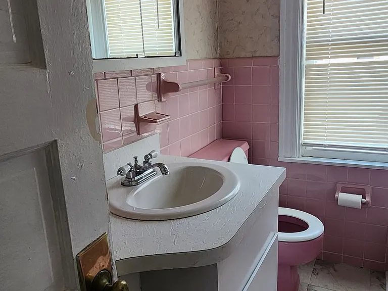 46 Lagrange Ave — Photo 10
