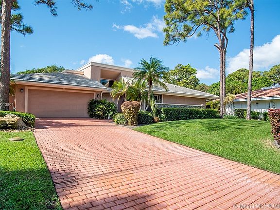 2nd image of 674 Lakewoode Cir W