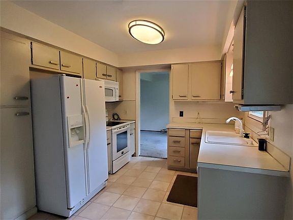 2nd image of 22 Highland Dr