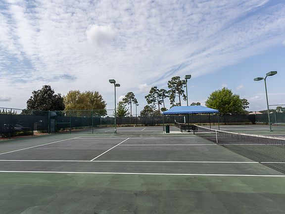 3rd image of 813 SW Lake Charles Cir