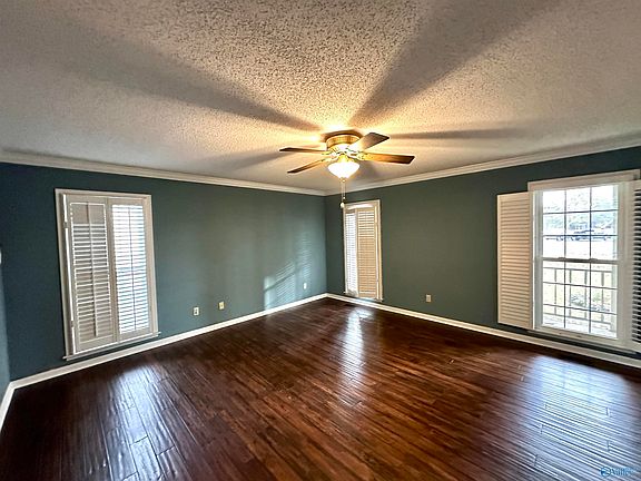 5th image of 105 Westminister Dr