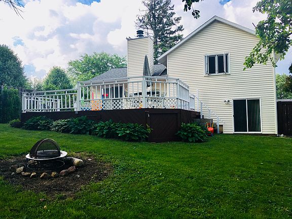 Large deck for entertaining