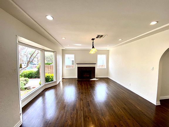 5th image of 4929 N Willow Crest Ave