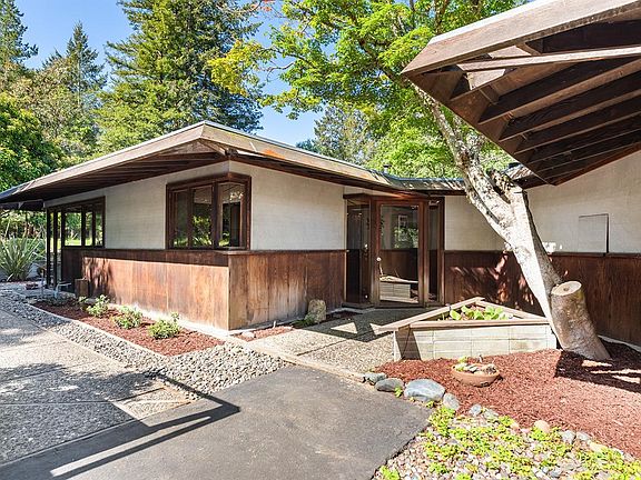 4th image of 6685 Norcliff Drive