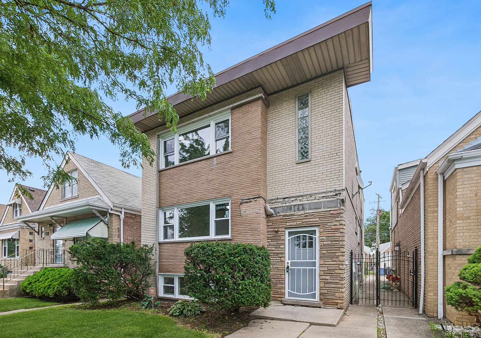 7125 S Kedzie Ave, Chicago, IL 60629 | MLS #12695709 | Zillow
