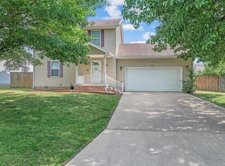 2098 Webbwood Dr, Webb City, MO 64870