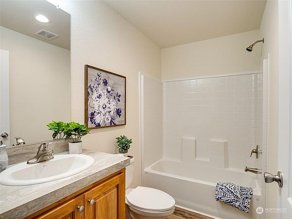 3rd image of 3995 NW Dyes Inlet Ln