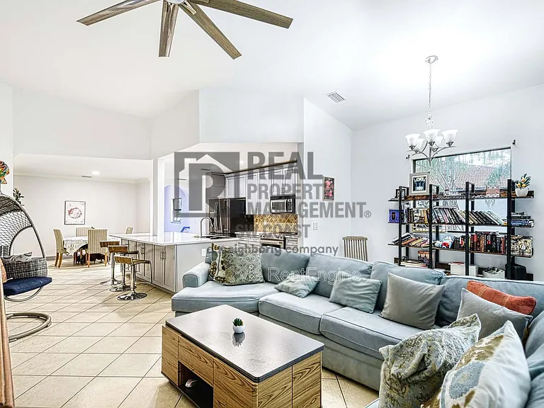 27020 Adriana Cir #201 — Photo 21