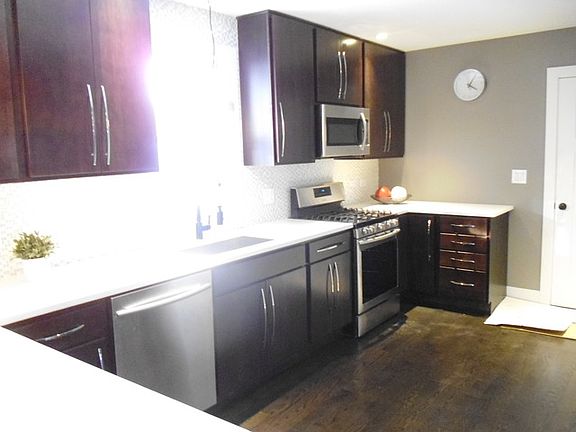 4th image of 4843 Jerome Ave