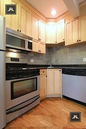 191 Winthrop Rd #4 — Photo 1