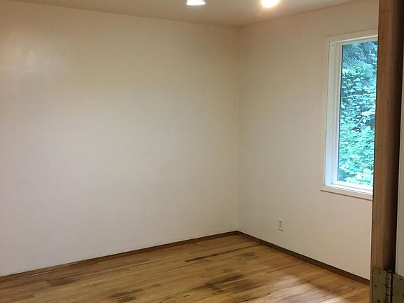 5th image of 13319 108th Ave NE