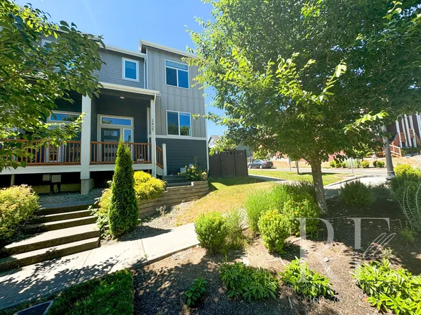 2427 Schley Blvd, Bremerton, WA 98310