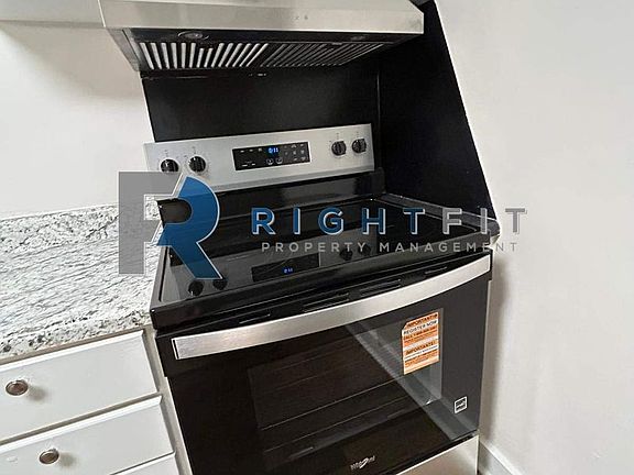 3rd image of 2601 Avalon Rd