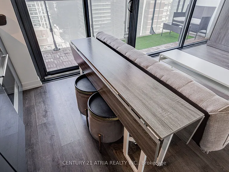 161 Roehampton Ave #1804 — Photo 12
