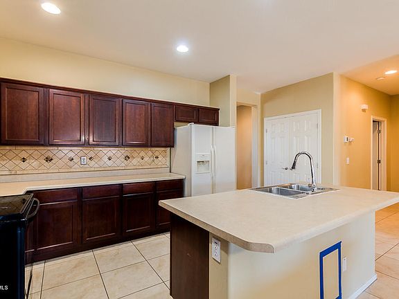 4th image of 38188 W Isabella Ln