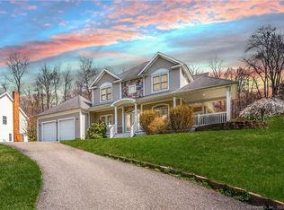 134 Old Farms E, Middletown, CT 06457