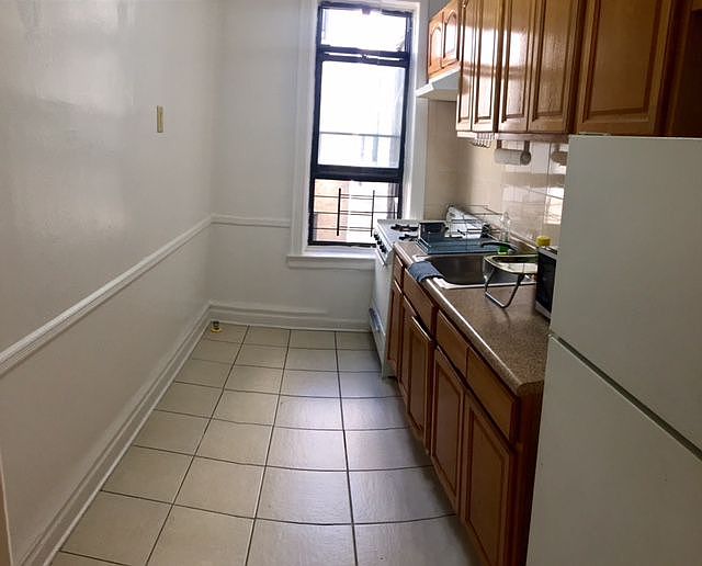 2nd image of 3016 43rd St APT 10