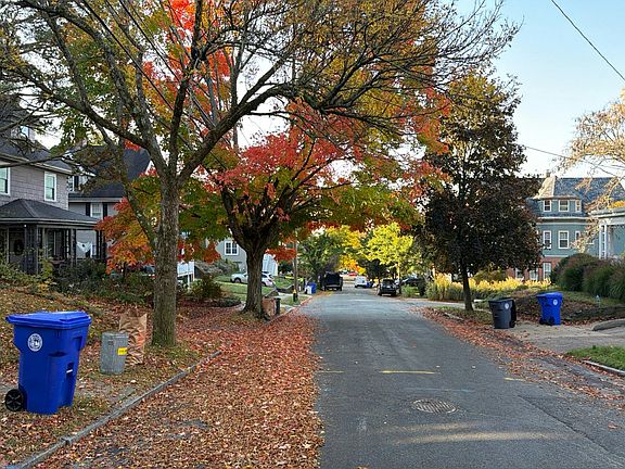 4th image of 72 Hilltop Ave