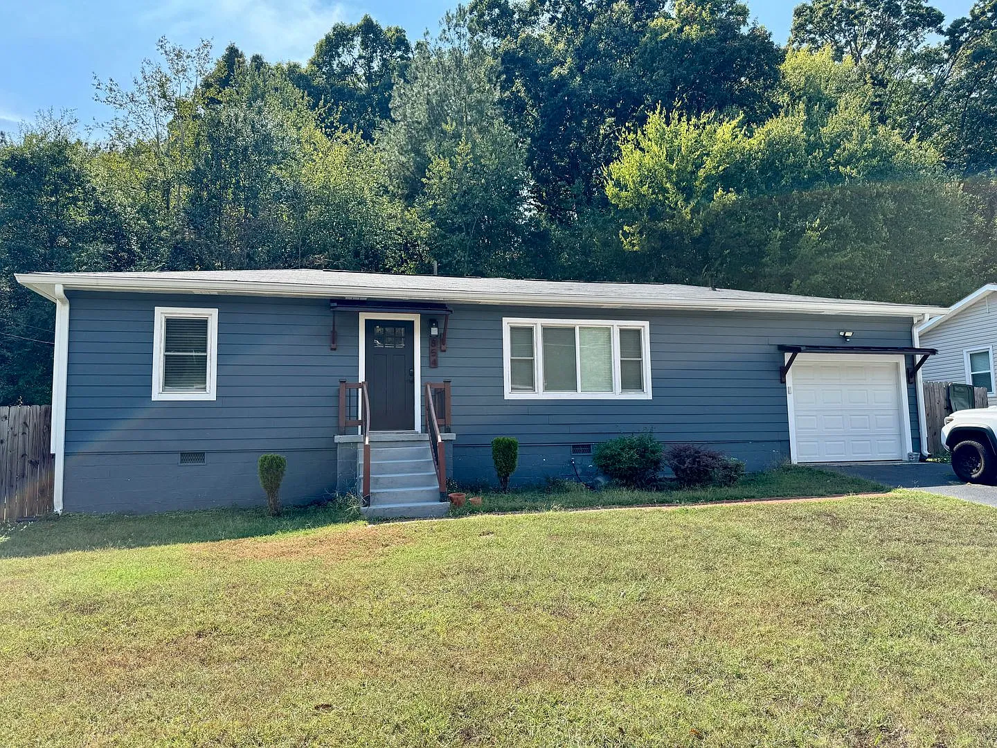 854 Lupton Dr. - Furnished Mid/Long Term 3 bed/3 bath Rental Home in Red Bank! $3,600/mo. | Utili... — Photo 1