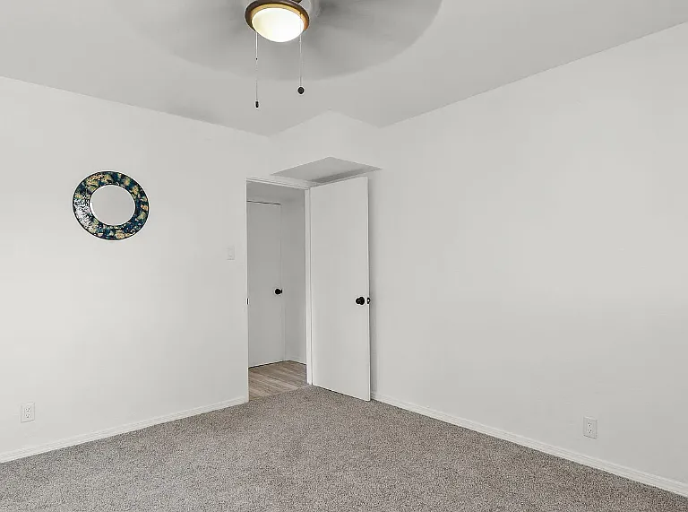 4924 Pikes Peak Dr — Photo 32