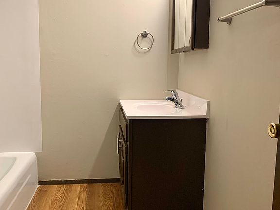 5th image of 3327 Sun Valley Ter APT 10
