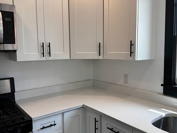 3rd image of 332 W 14th Ave