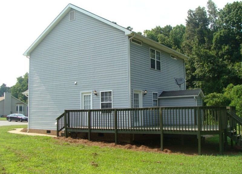 1st image of 100 Brook Pine Dr