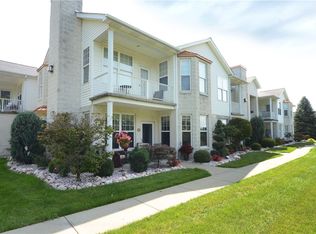 226 Adams Pointe Blvd UNIT 8, Mars, PA 16046