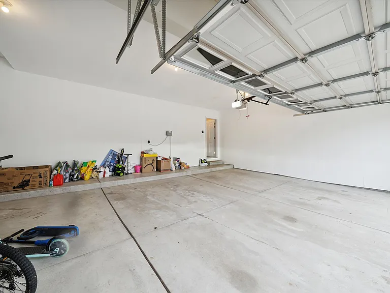 4976 Saddle Brook Ct — Photo 39