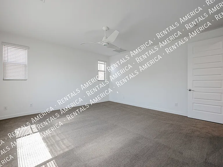1051 E Armstrong Way — Photo 25