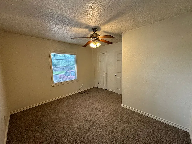 1301 Franz Dr — Photo 16