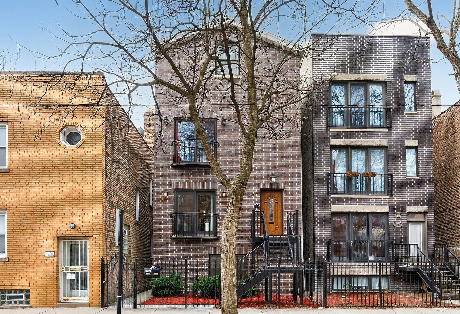 1502 N Artesian Ave #1 photo 1