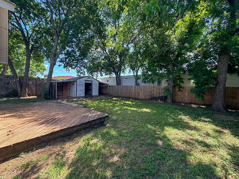 1705 N Robinson St — Photo 14