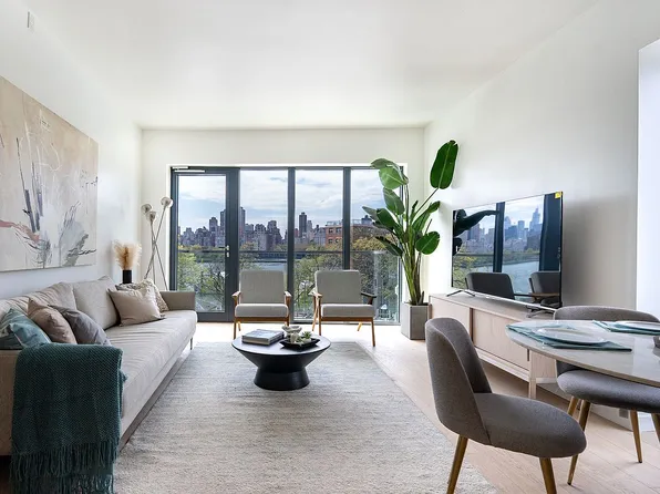30-05 Vernon Blvd #4A, Astoria, NY 11102