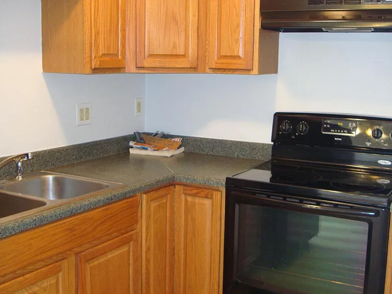 208 Moore Dr — Photo 9