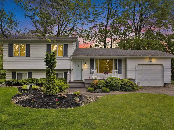 2210 Inglewood Ter, Owosso, MI 48867