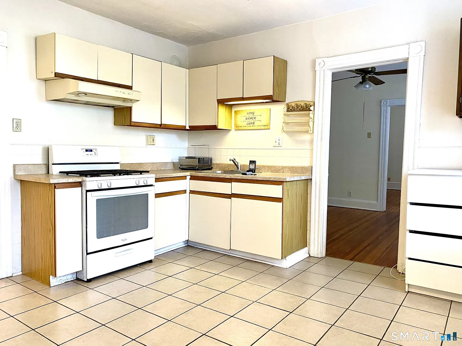 2 bed, 2.0 bath, 990 sqft, $1,400 — Photo 4