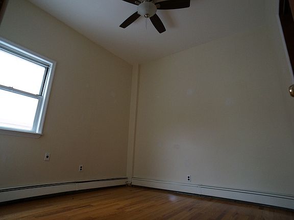 3rd image of 435 Graham Ave #317