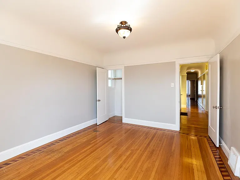 2331 14th Ave — Photo 14