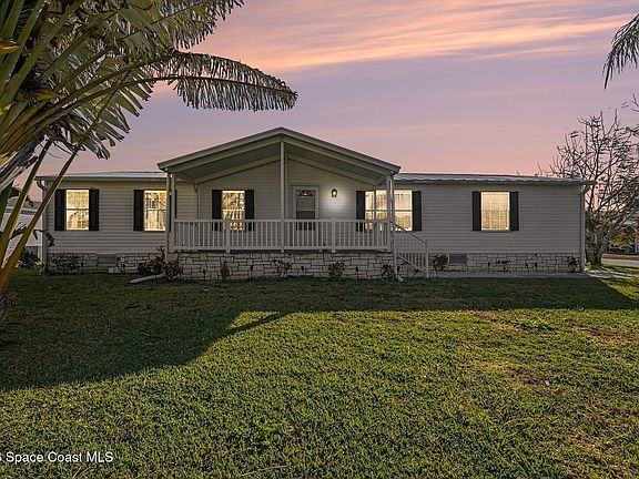 2nd image of 926 Laurel Cir
