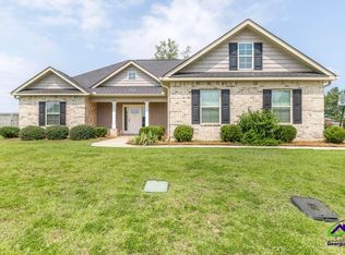 107 Chatham Ct, Byron, GA 31008