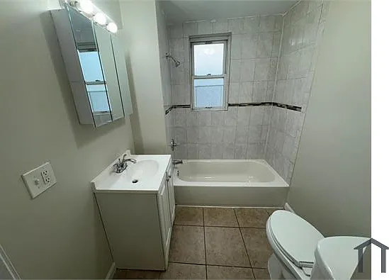 70 Summer Ave #2 — Photo 6